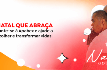 Campanha de Natal 2025 apabex, duas pessoas se abraçando.